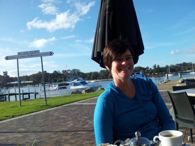 Another cuppa later in the day (note the bike path sign behind).